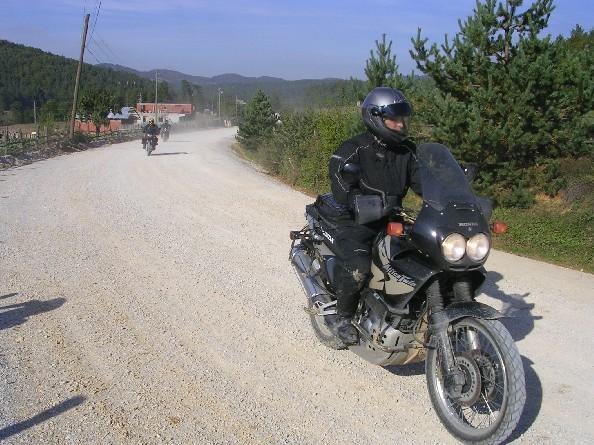 mıcırda motosiklet kullanmak