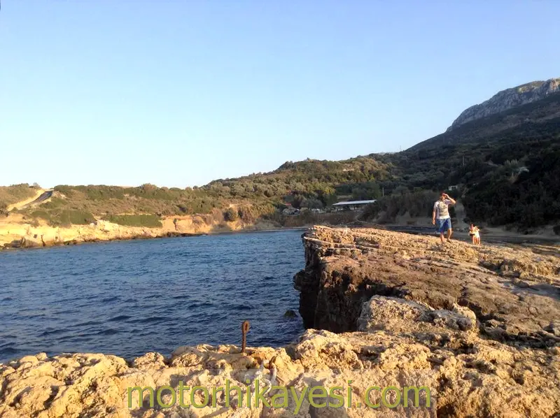 moto rota: Dolungaz, deniz kıyısı kayalıklar