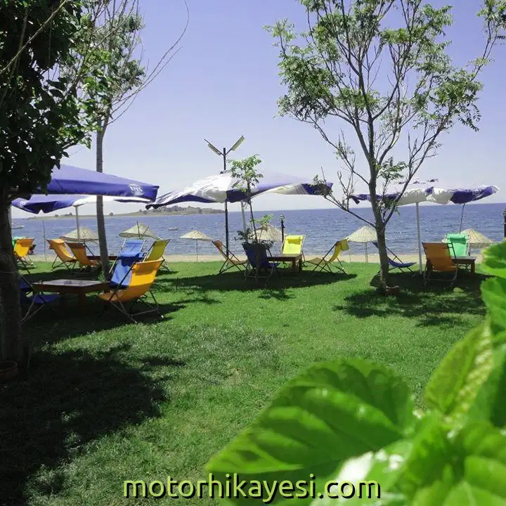 Mali Beach, bahçe ve deniz