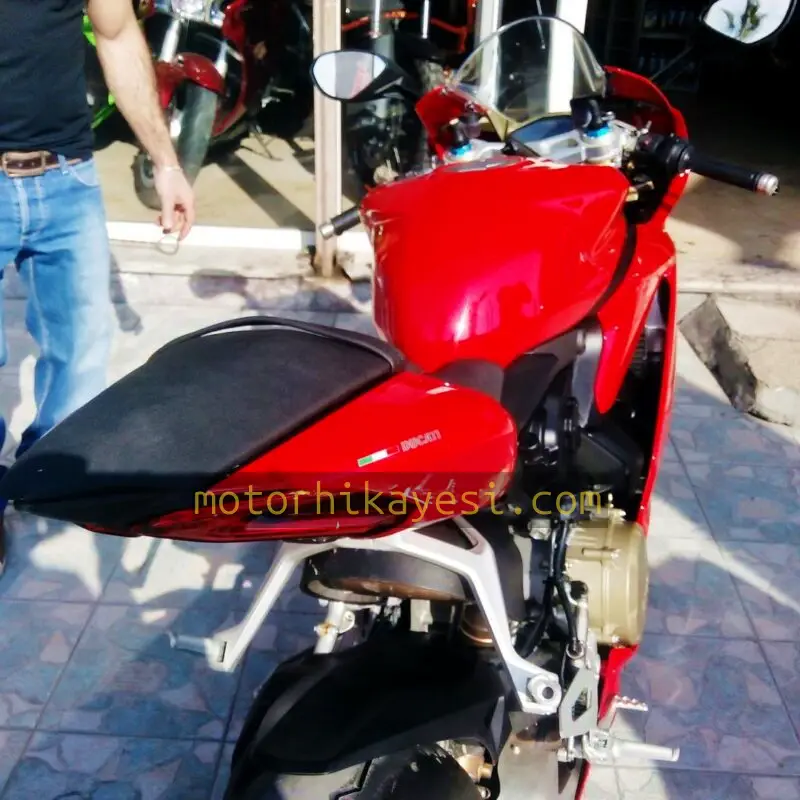 Panigale 1299 S, sağ arka taraftan