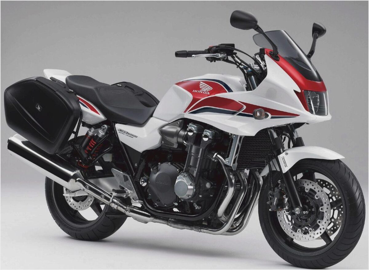 Burada da olsa: Honda CB400 Super Four/Super Bol D’Or
