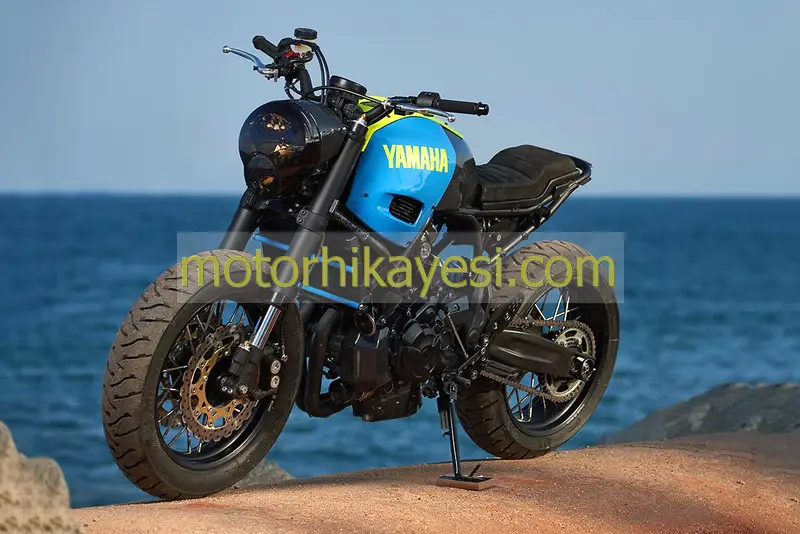 Custom-Yamaha-XSR700-sol-çaprazdan