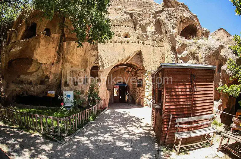 Gümüşler Manastırı Niğde, iç giriş