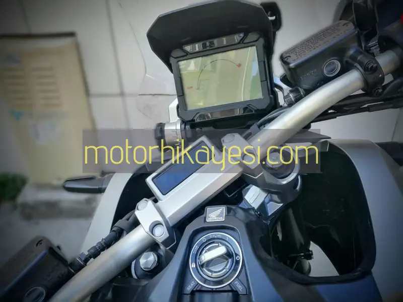 X-ADV-2019-Ağustos-gösterge ve kontak, sürücü görünümü
