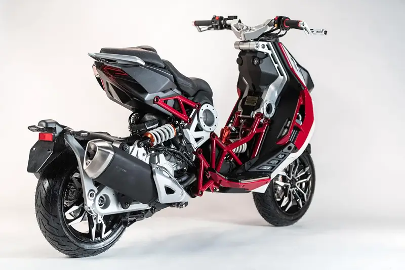 Italjet-Dragster-2020-sağ arka yan profil