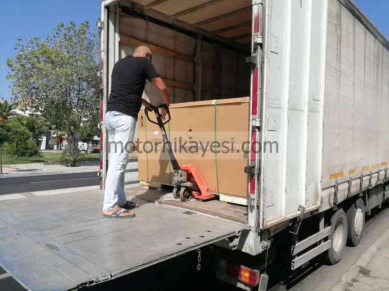 Sıfır motosiklet nasıl geliyor?
