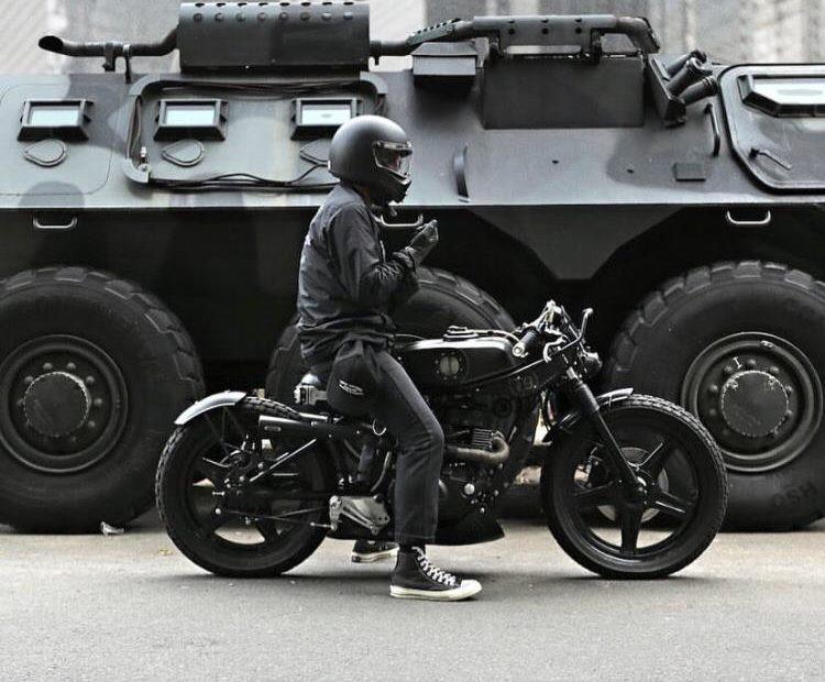 panzer ve motosiklet, esaret ve özgürlük