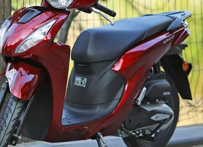 Honda Dio-2022-kirmizi-sol-yandan-sele