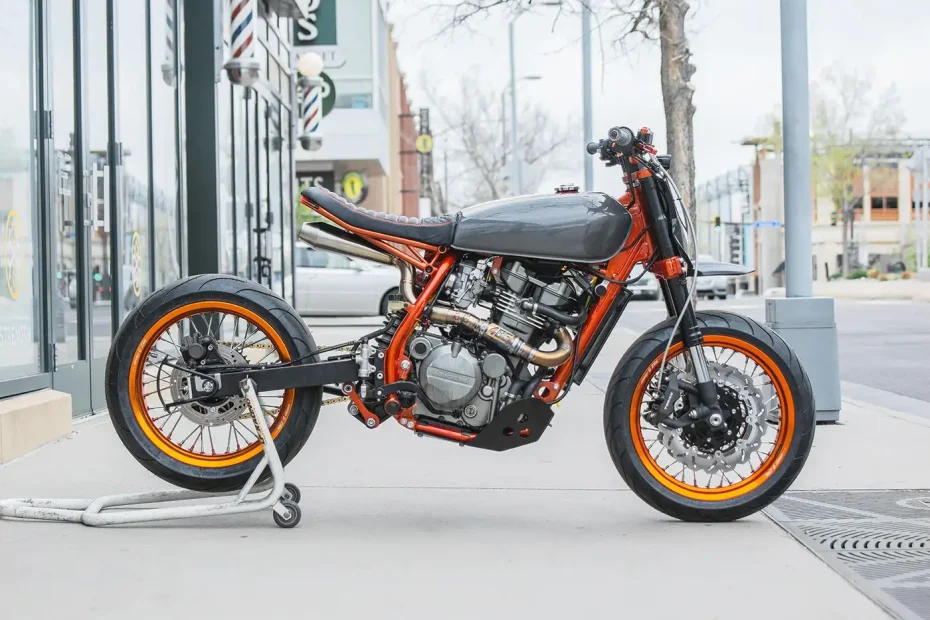 Slick custom, KAWASAKI KLR, kapak görseli