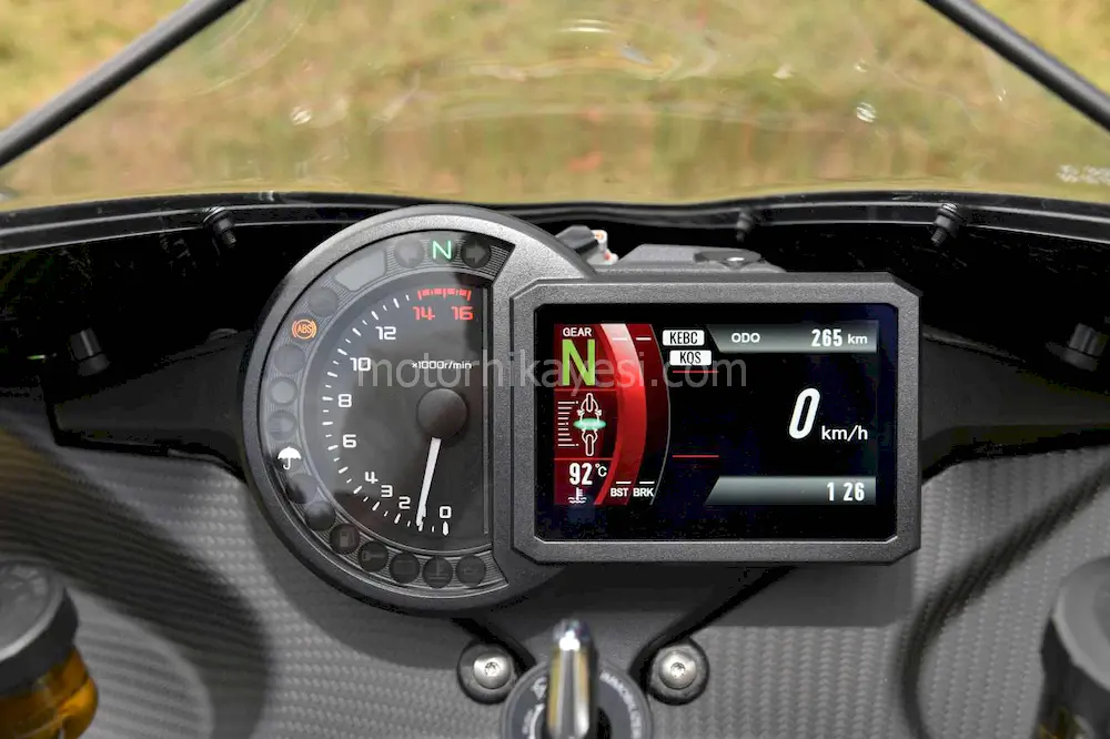 Kawasaki H2 Tesi yorumu, gösterge