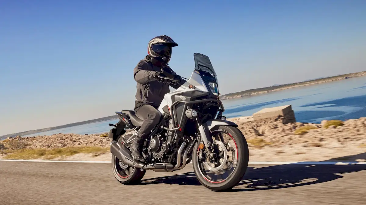 Honda NX500: Güç ve Güzelliğin Buluştuğu Yeni Nesil Motosiklet