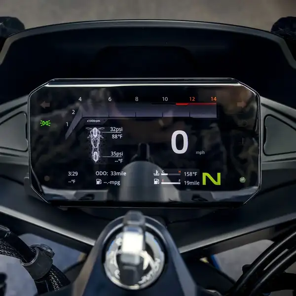 2025 CFMoto 675SR-R incelemesi 7 2025 675 SR R R 2