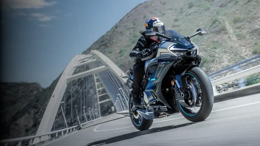 2025 CFMoto 675SR-R incelemesi 1 2025 675 SR R R 5